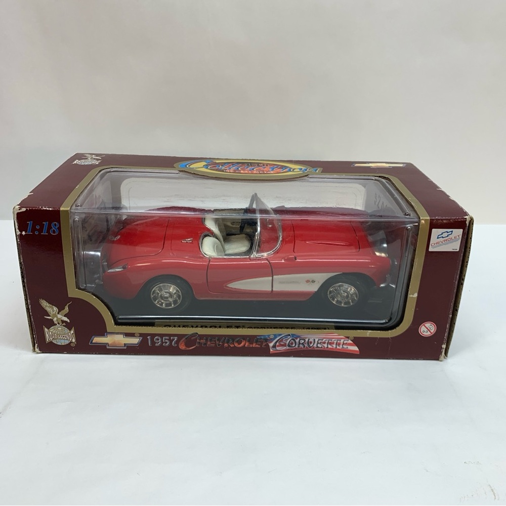 Road Legends Chevrolet Corvette (1957) 1:18 Scale new